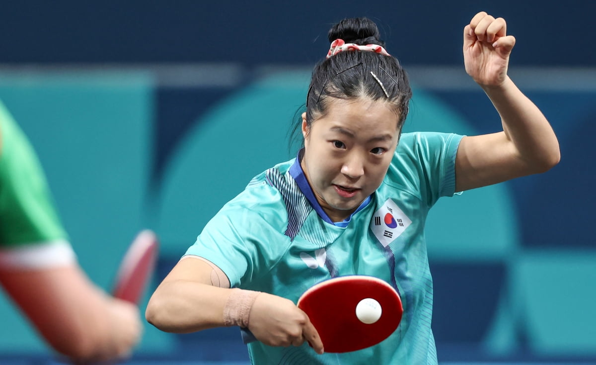 奥尔莫小角度凌空爆射破门！巴萨3-0领先