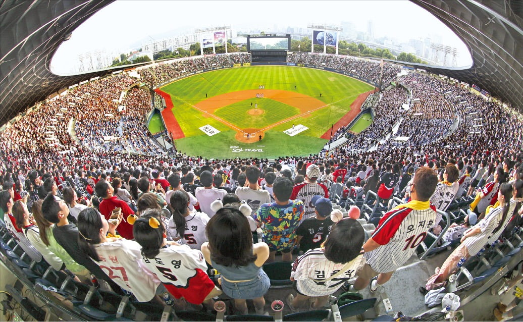 半夜神仙局！迪亚斯破门，利物浦客场6-3领先热刺