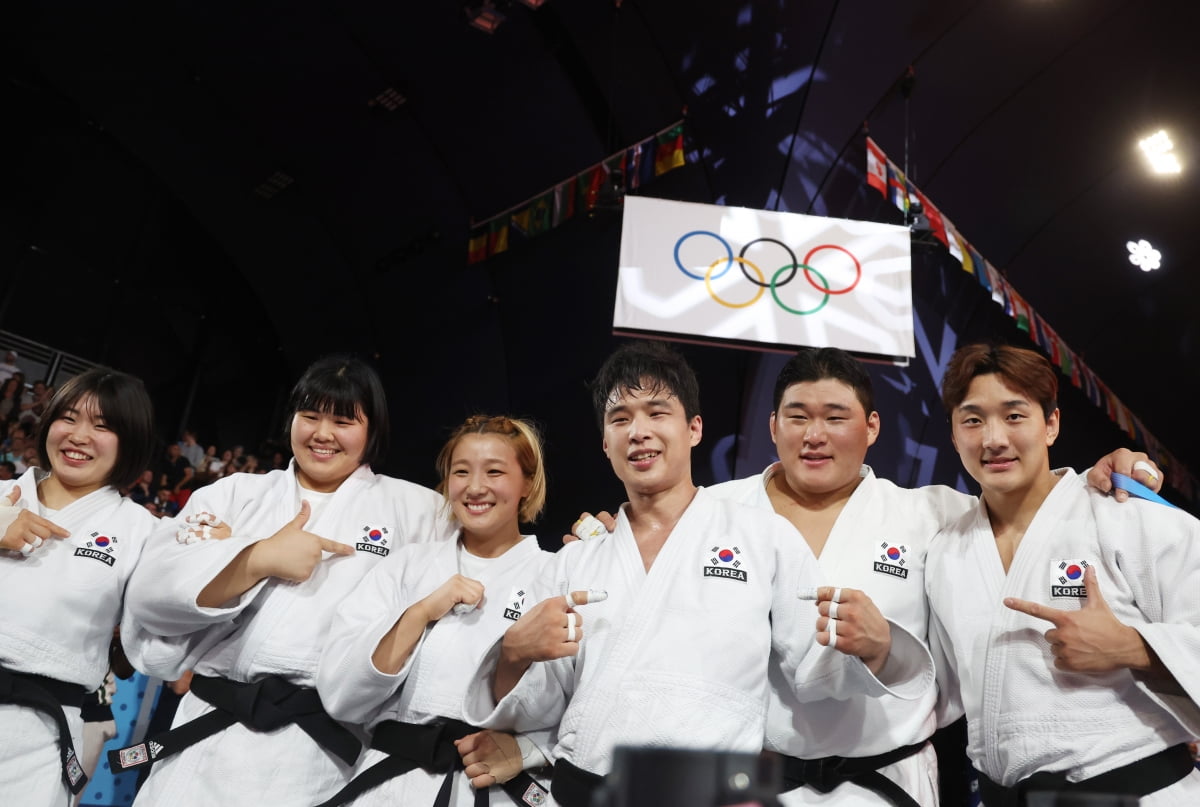 南京赢球功臣！利夫13中6砍下19分13篮板4封盖