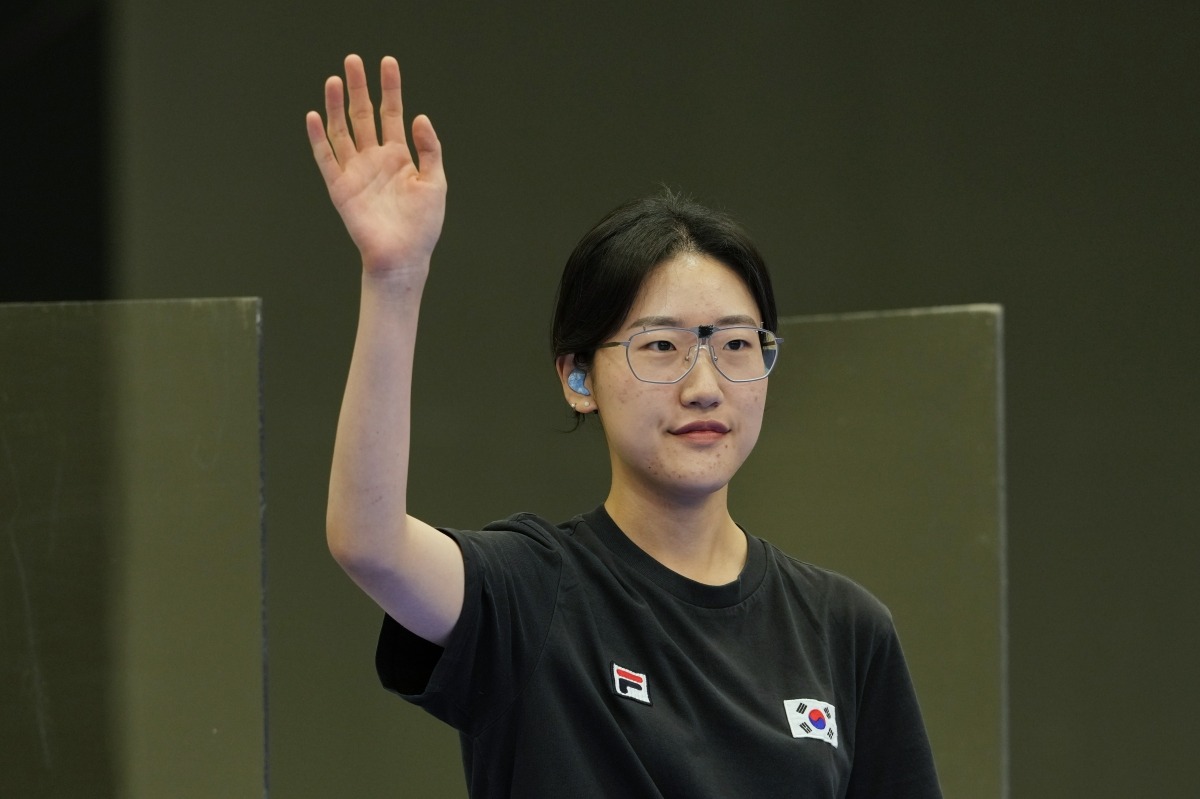 ❤️执教最后一个主场！阿莫林战胜曼城赛后与葡体球迷挥手致意