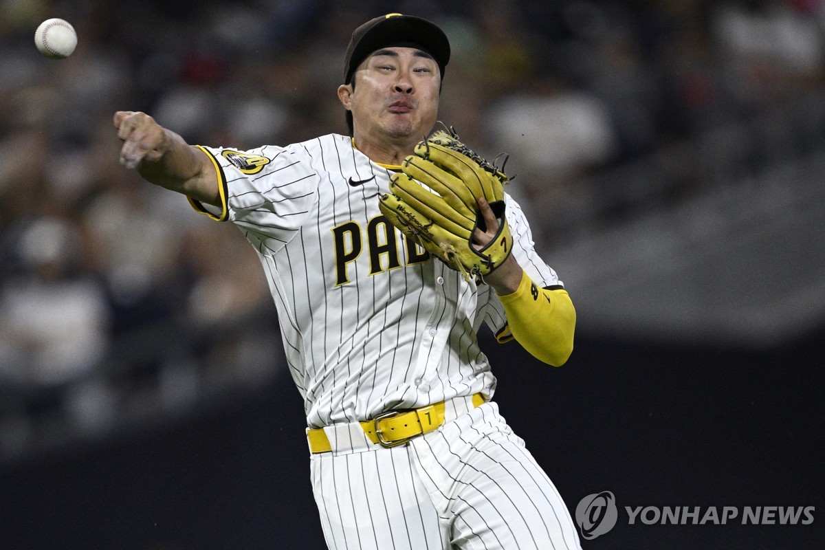 英超-曼联2-1逆转布伦特福德 终结5场不胜！加纳乔霍伊伦建功