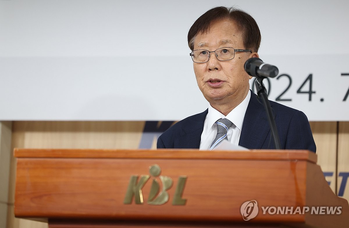 汤普森重返勇士主场，内马尔：这个家伙值得所有人的认可